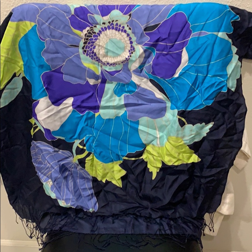 Women’s scarf